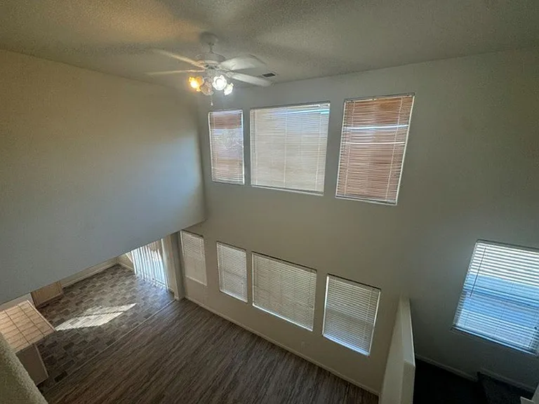 207 Harkin Cir — Photo 11