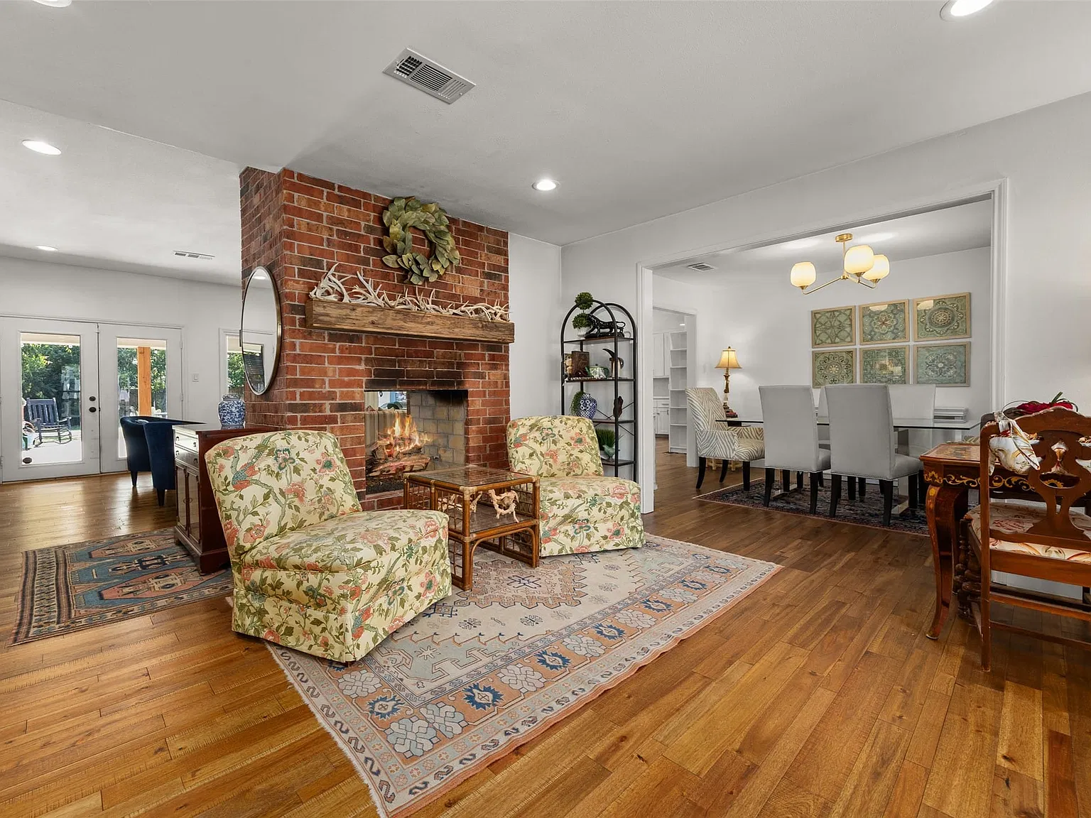4 bed, 3.0 bath, 3380 sqft, $6,500 — Photo 3