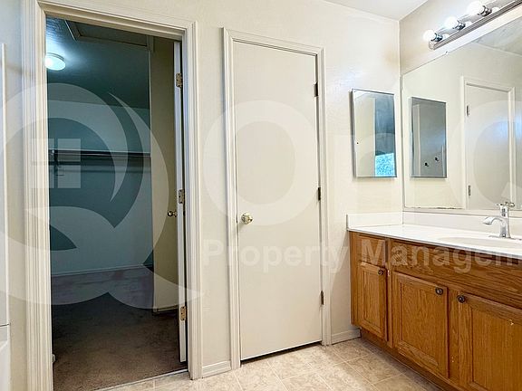 3rd image of 4170 E Sheffield Ave