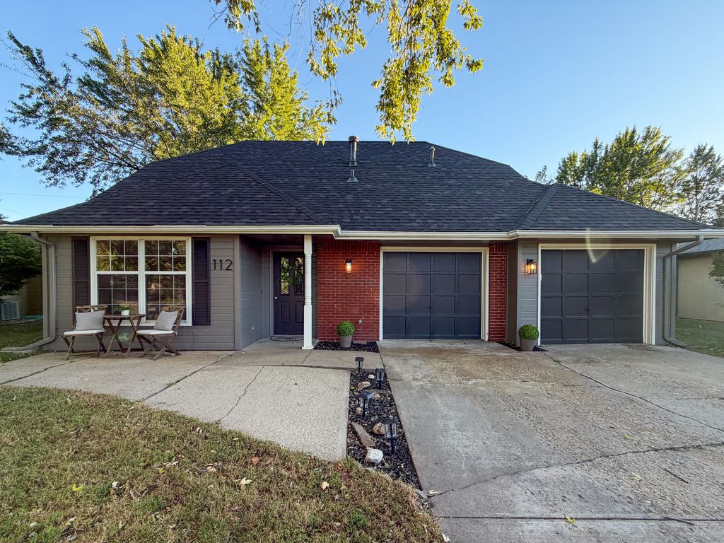 112 Parker Dr - Property Image
