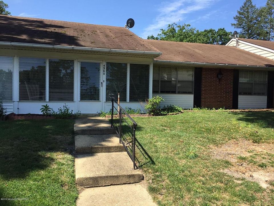 1st image of 496B Thornbury Ct #100B