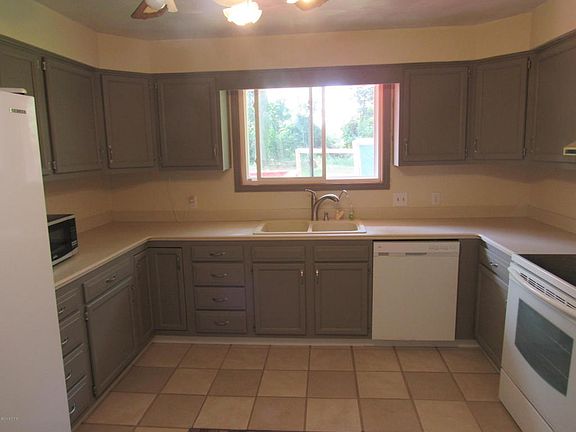3rd image of 33223 Midway Dr