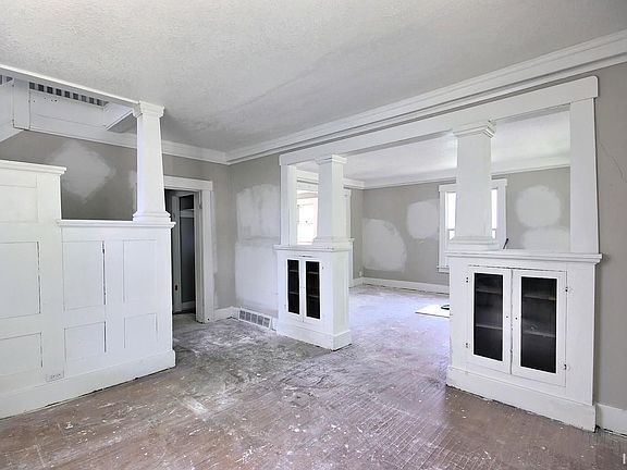 4th image of 2904 Thompson Ave