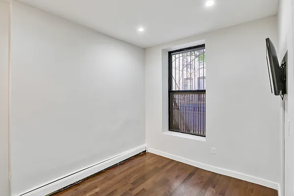 Rented by Oxford Property Group | media 7