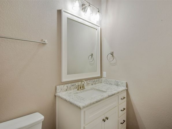1341 Highland Park Cir, Granbury, TX 76048