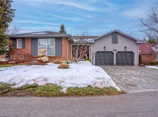 184 Roxton Dr #16, Waterloo, ON N2T 1N8