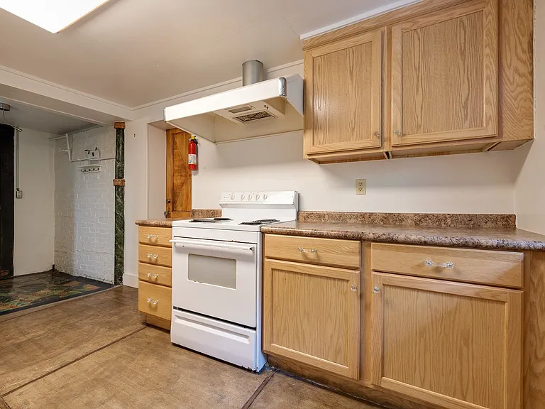 1501 West 9th Street — Photo 6
