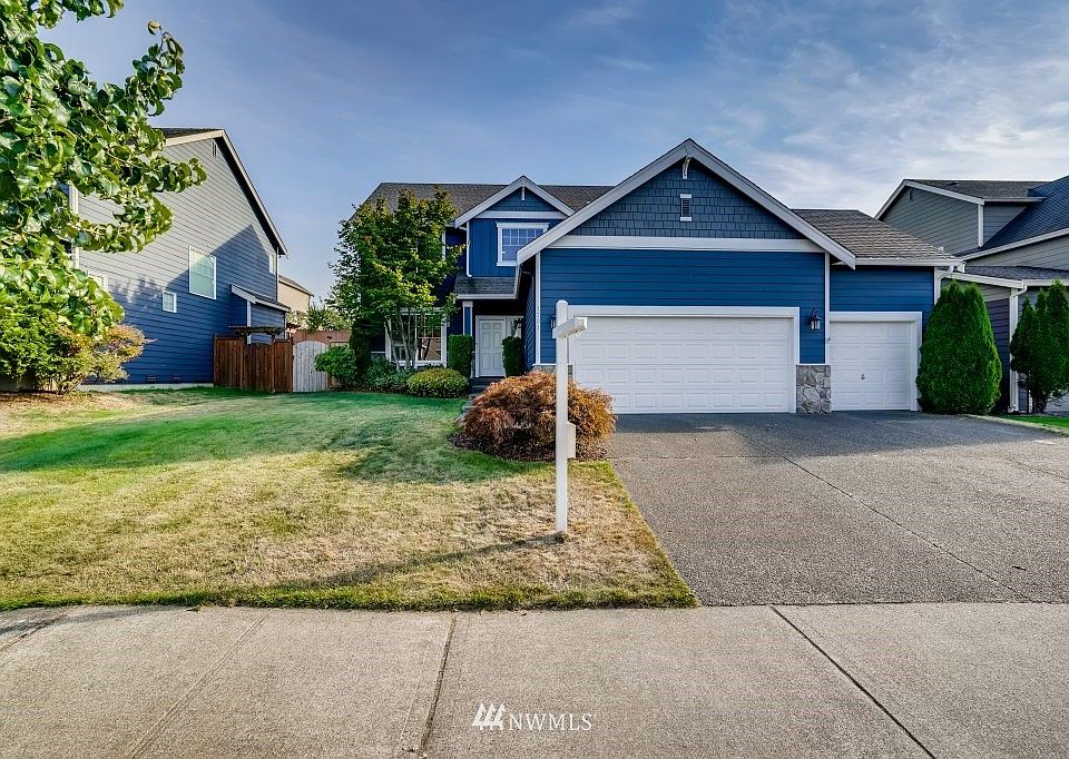 Wonderful street appeal, this recently painted home is sure to please
