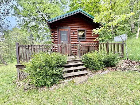 1221 Warfield Rd, Le Roy, WV 25252