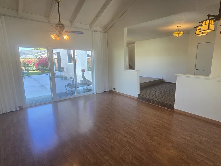 735 Amanda Dr — Photo 5