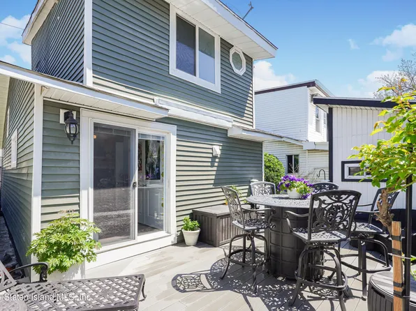 38 Milbank Rd, Staten Island, NY 10306