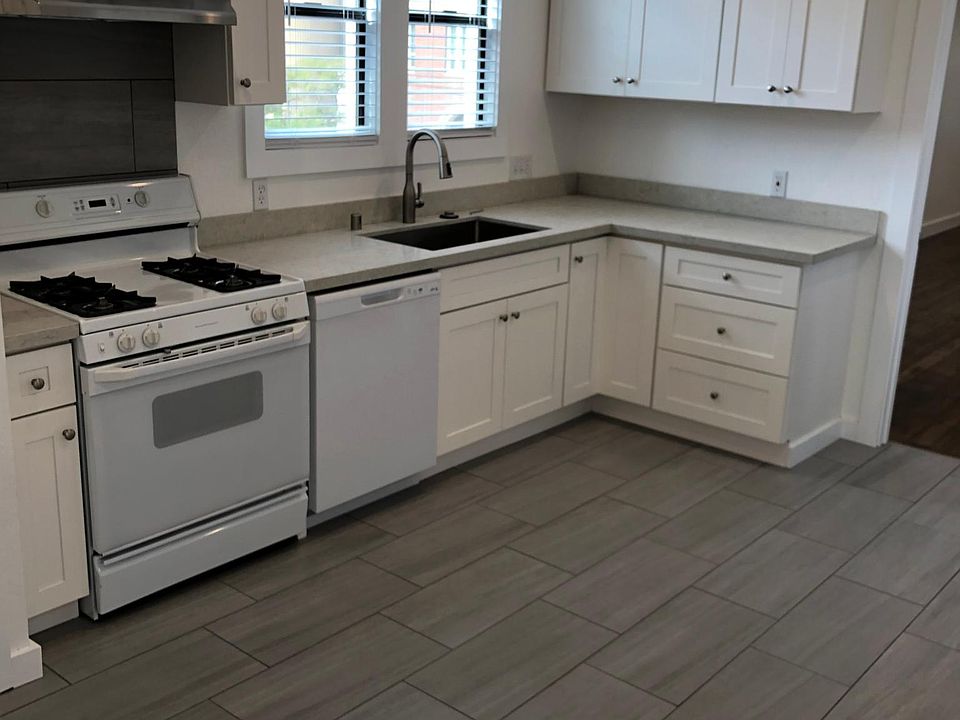 1st image of 809 Loring Ave #B