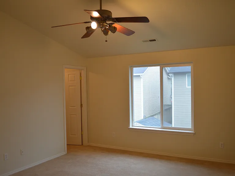 15018 NE 68th Way — Photo 10