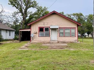 1114 E Vermont St, Eureka, KS 67045