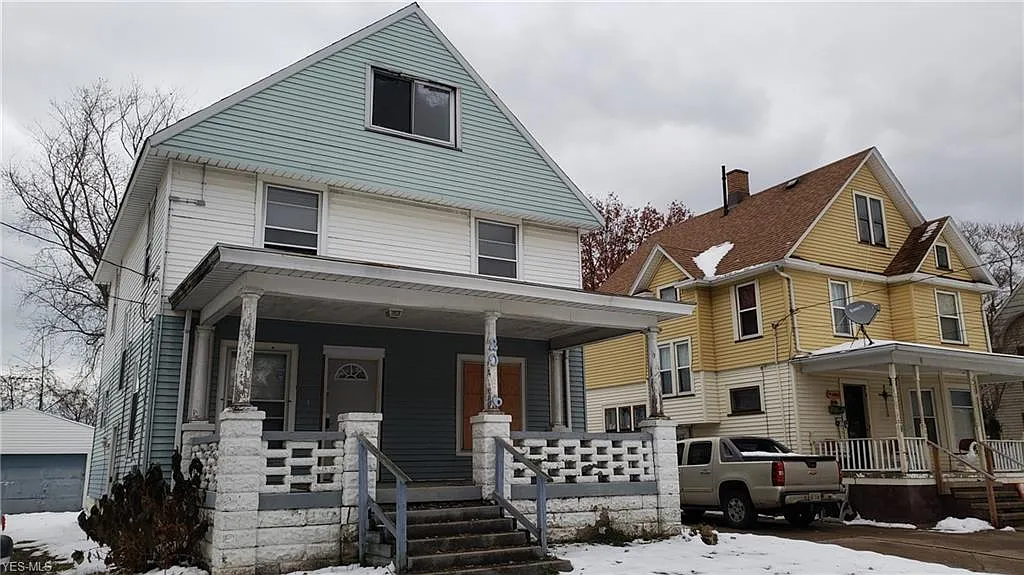 2029 E 39th St photo 1