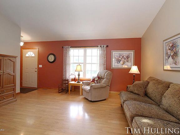 5th image of 3955 Wiersma St NE