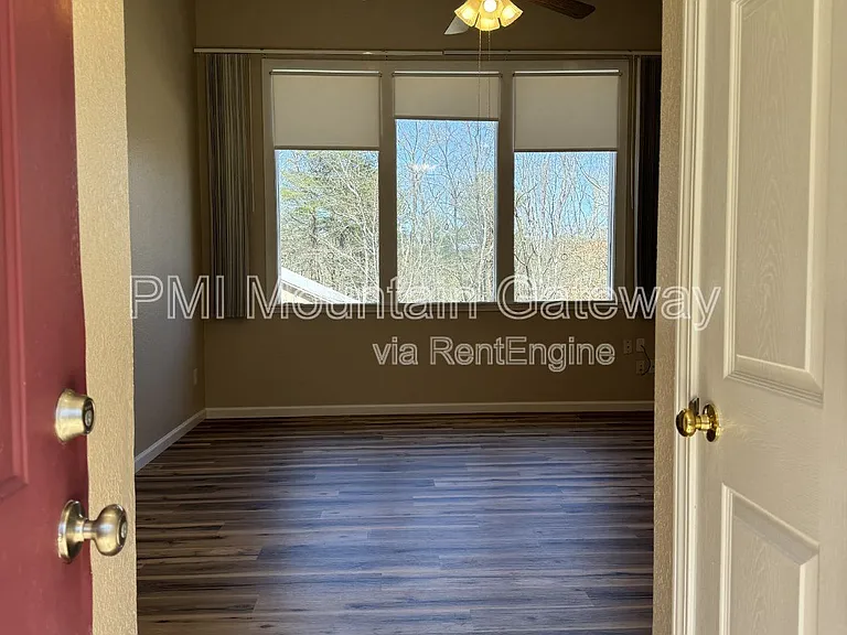 131 Primrose Dr #B — Photo 2