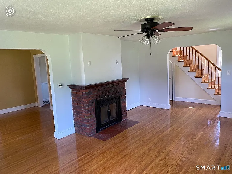 304 Buckingham St — Photo 3