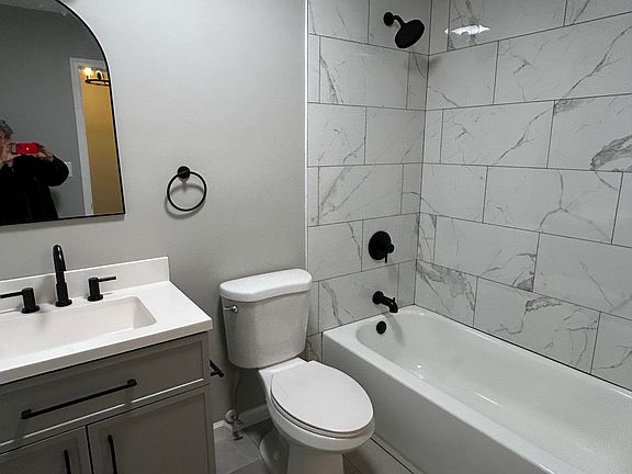 3rd image of 175 Briar Mills Dr