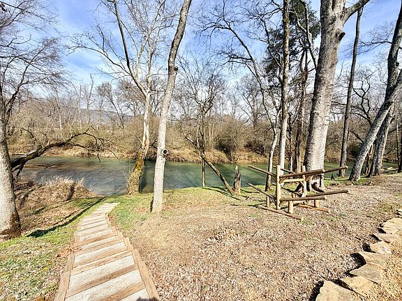 4th image of 40 River Ridge Rd