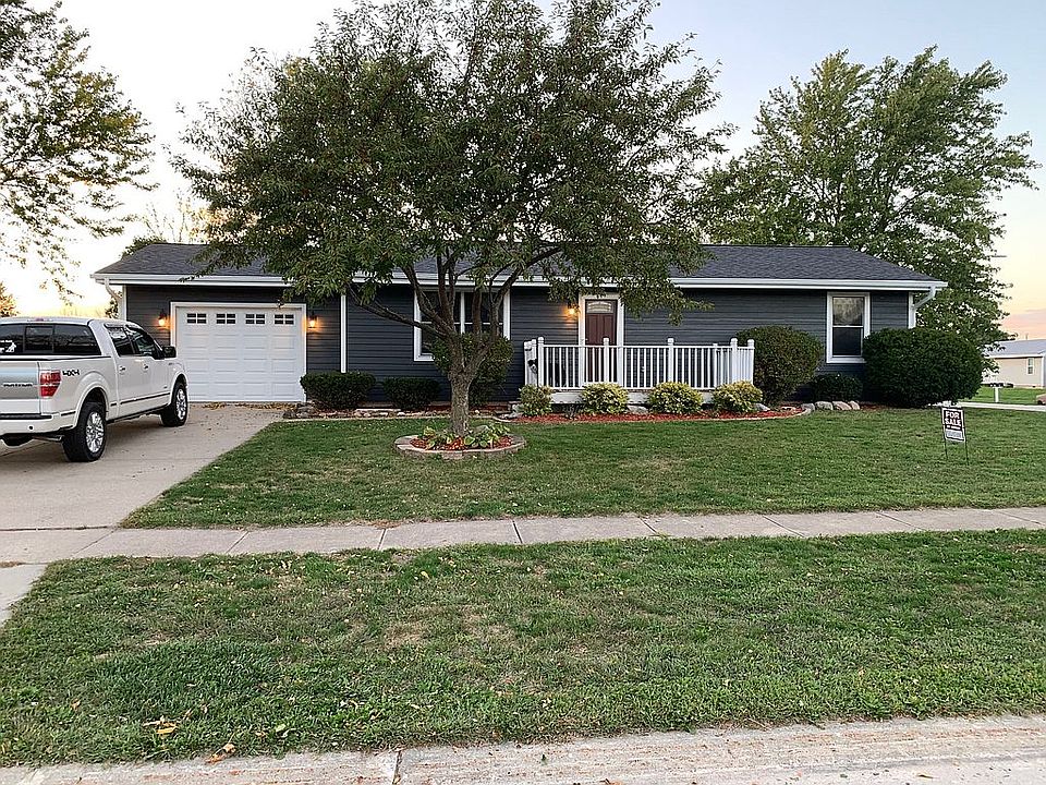 1st image of 404 10th St SE