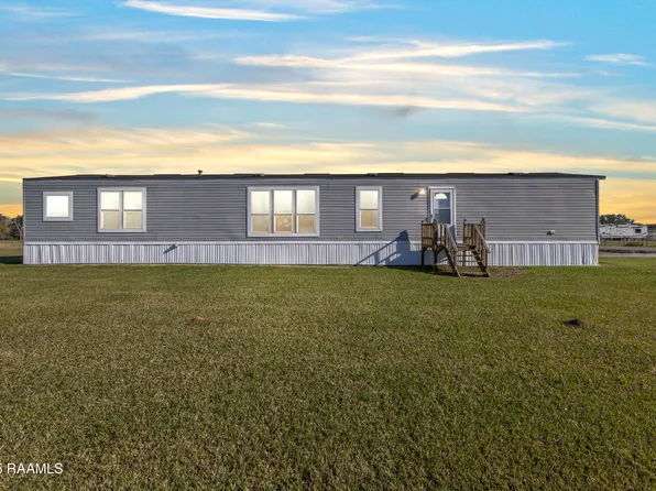 106 Longfellow Rd, Church Point, LA 70525