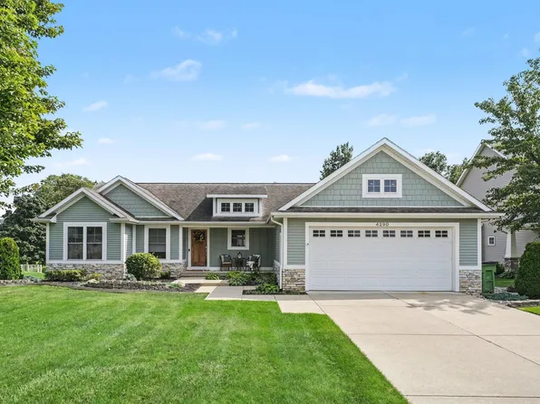 4290 Oak Meadow Dr, Hudsonville, MI 49426