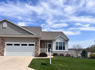 1532 Center Hill Rd SE, Lowell, MI 49331