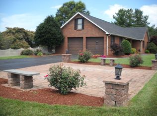 1257 Meadowview Dr, Danville, VA 24541