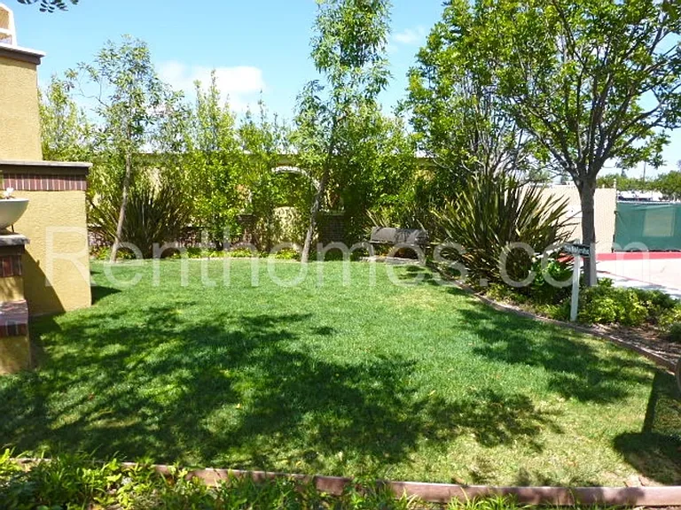 8862 Promenade North Pl — Photo 22