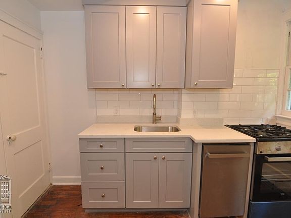 4th image of 3980 45th St