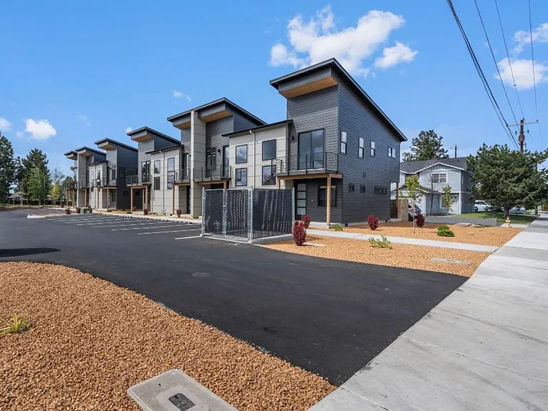 2522 SW Yew Ave #102 — Photo 26
