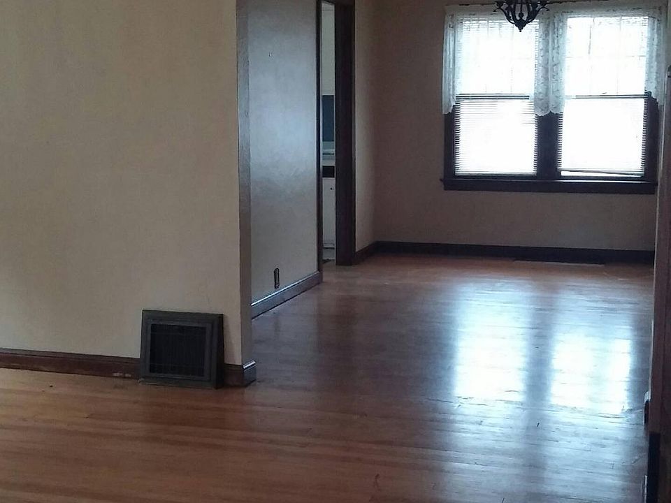 2nd image of 517 N Maple