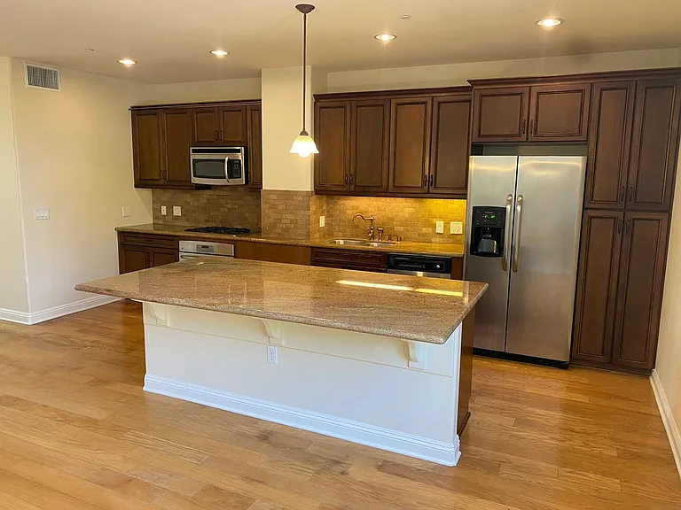 23130 Sherman Pl — Photo 31