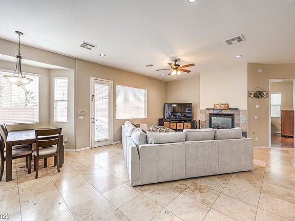 5th image of 8078 Villa Del Viento Dr