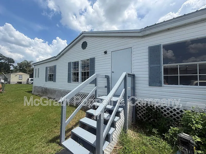 3 bed, 2.0 bath, $1,600 — Photo 1