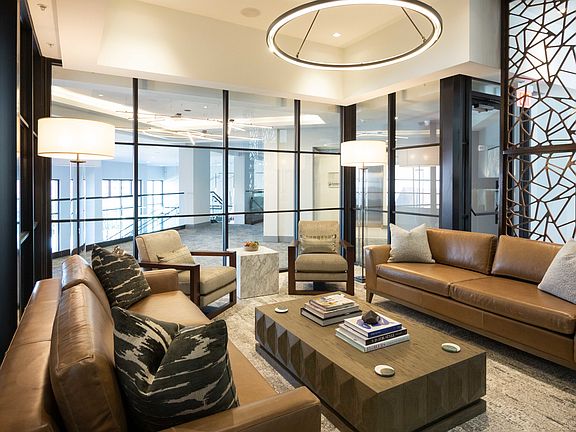 Spacious Clubroom with Coworking Space + iMacs