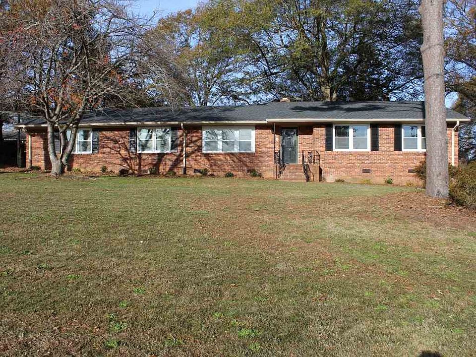 1st image of 130 Saint James Dr