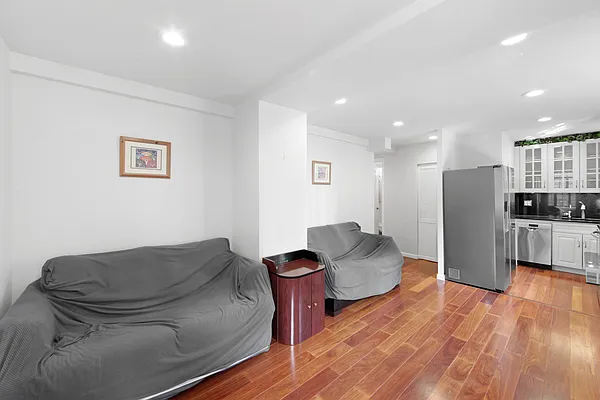 Sold by Compass | media 10