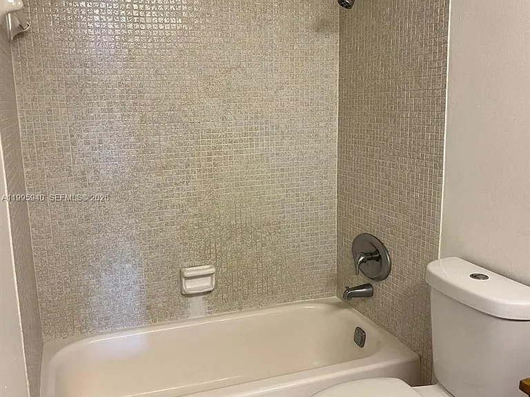 1800 SW 81st Ave #1400 — Photo 12