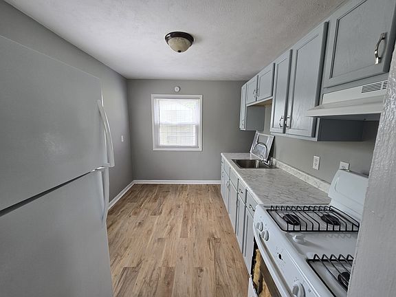 3rd image of 4304 Silver Ln