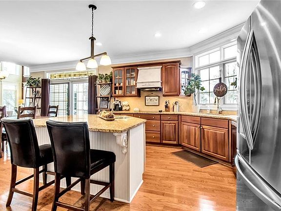 2nd image of 6 Highpoint Ct