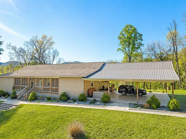 192 Blueberry Hill Dr, Pennington Gap, VA 24277
