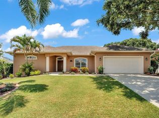 5548 Woodwind Hills Dr, Lakeland, FL 33812