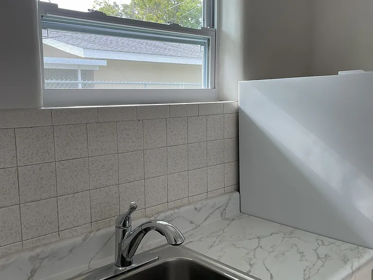 810 1st Ave NW #2 — Photo 9