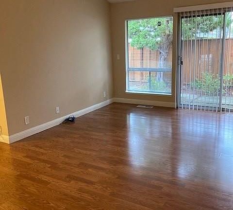 2nd image of 10874 Northview Sq