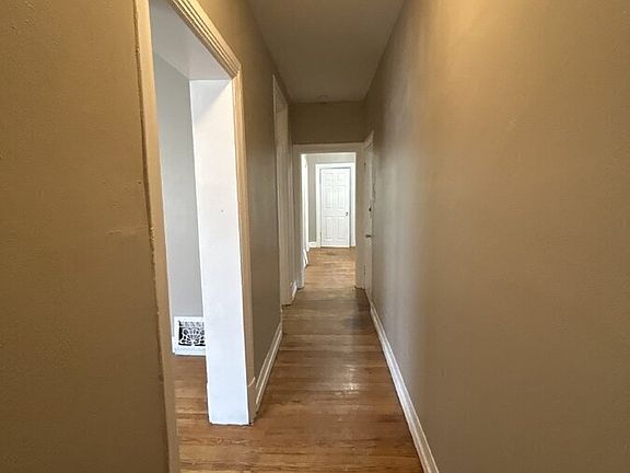 5th image of 953 Catalpa St #1