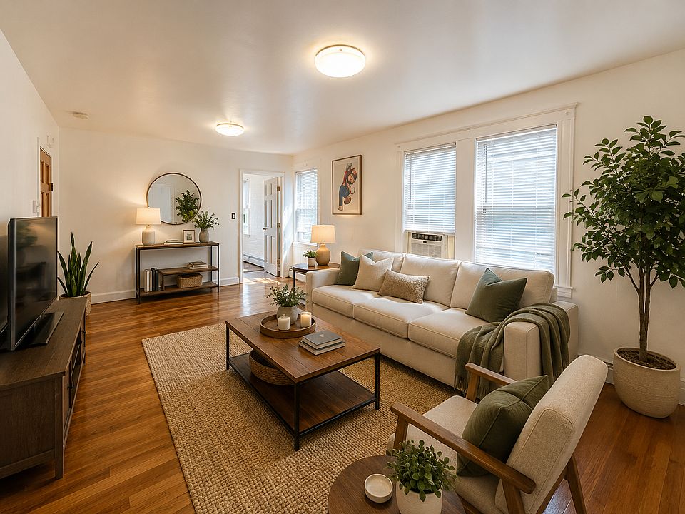 1st image of 72 Emerald St Floor 2
