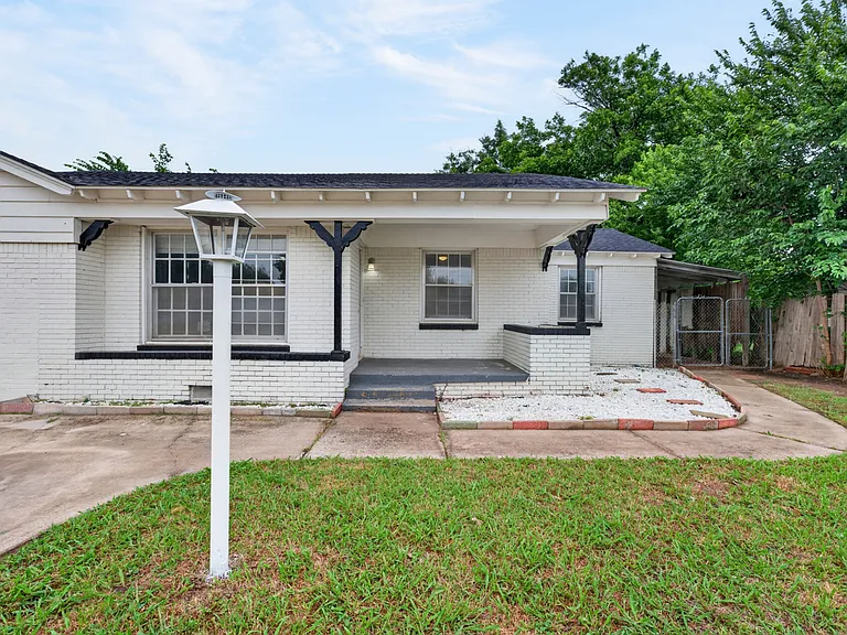 3208 N Roff Ave — Photo 4