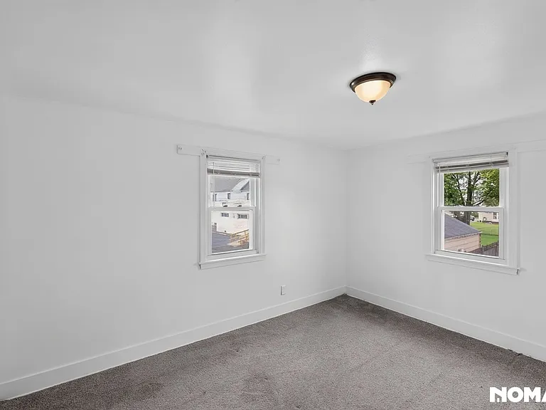 220 Michael Ave — Photo 10